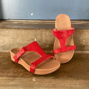 Vionic Ellie Red Embossed Slide Platform Sandals for Women